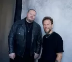 Sin Bandera - Sin Bandera lanza un nuevo tema y anuncia su gira internacional